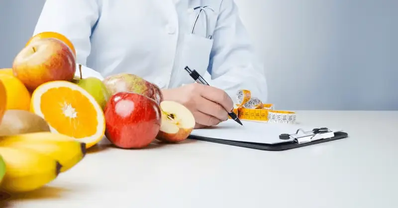 Como a consulta com um nutricionista pode transformar sua saúde